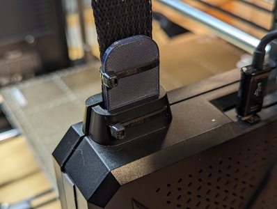 Sovol SV06 Plus mainboard extruder cable support (remix)