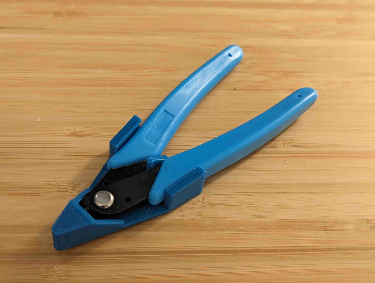 Nipper Cutter Holder (remix)
